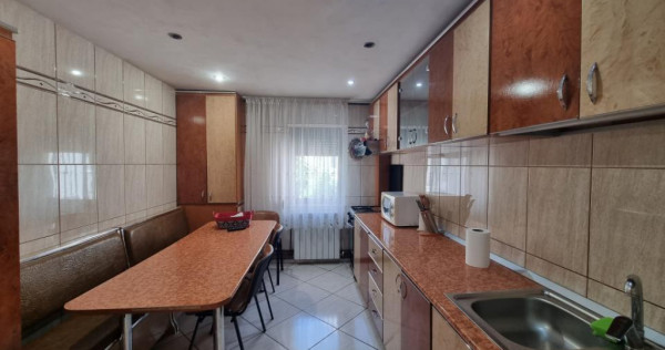 Neagoe Vodă- Ardealului- 3 camere decomandate-etaj 2-mobila