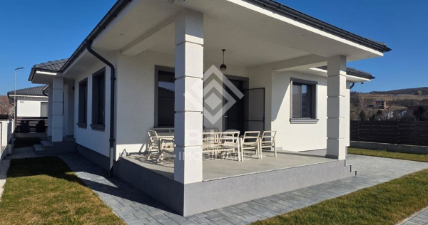 Casă modernă de v&acirc;nzare &ndash; teren 460 mp &ndash; mobilată...