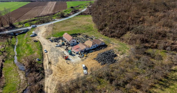 1,2 ha teren comercial/industrial cu hale in Baratca Paul...
