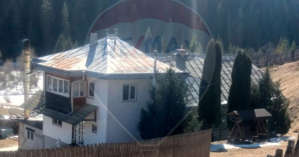 Case cu 7 camere de v&acirc;nzare &icirc;n comuna Panaci, sat Drăg...