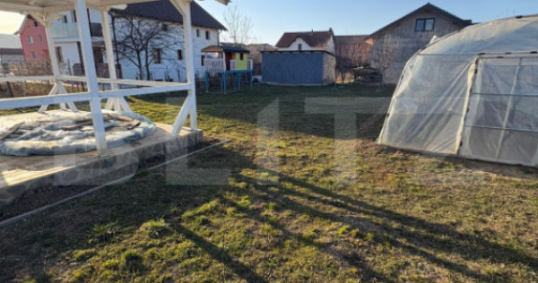 Teren intravilan de vanzare, zona Zăvoaie