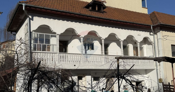 Casa de v&acirc;nzare in centrul orașului C&acirc;mpulung la preț...