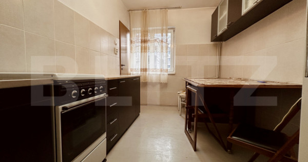 Apartament decomandat cu 3 camere, etaj 1, bloc izolat termi