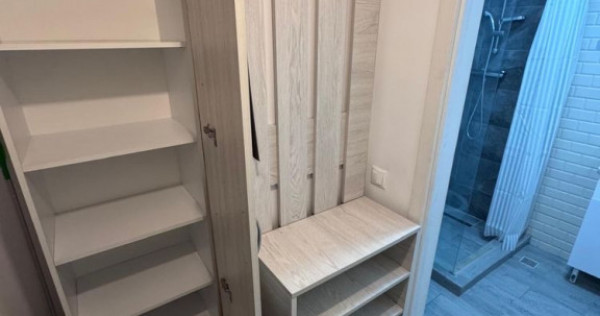 Obor etaj 4 moderna semidecomandat