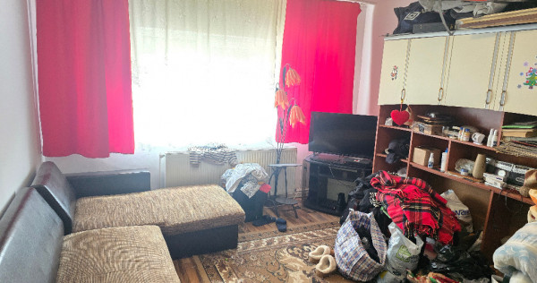 Vand apartament cu o camera decomandat in Deva,Micro 15, parter