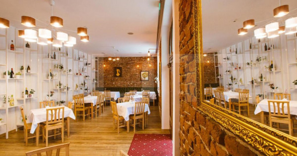 Restaurant de inchiriat, 350 mp, zona Central