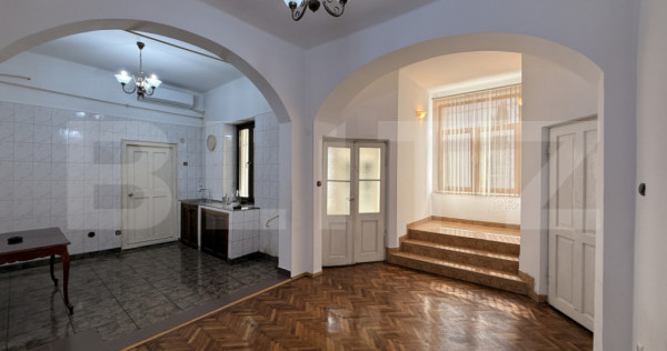 Casă S + P + Pod 200 mp pretabilă birouri, teren 427 mp, C