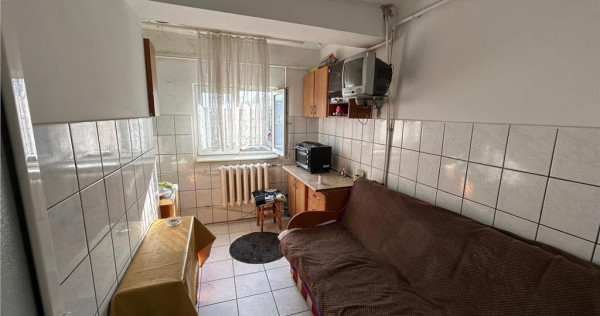 Garsoniera ,34mp, etaj 3, zona sud, Aleea Stadionului.