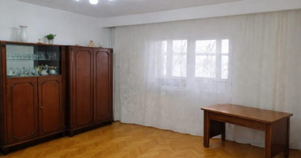 Garsoniera de vanzare, 40 mp, Brazda lui Novac, zona America