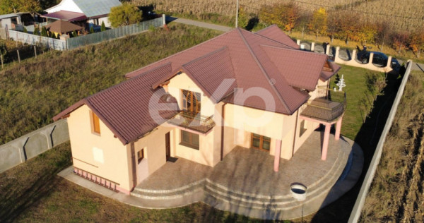 Casă / Vilă de v&acirc;nzare cu 5 camere &ndash; Cartierul Nou, Sas