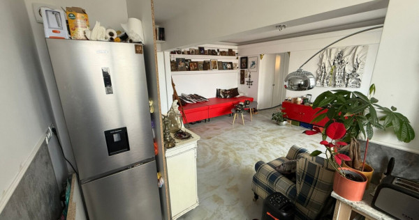 ULTRACENTRAL &ndash; 2 camere decomandat, 2 logii, vedere superb