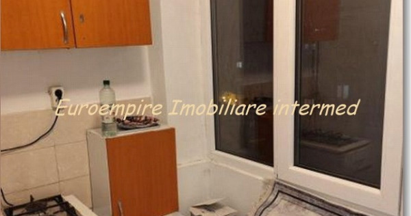Apartament 2 camere decomandate zona KM 5
