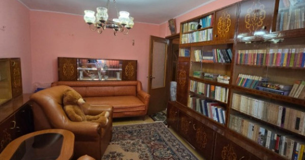 Ap 3 camere Calea Calarasilor Viziru 3 , sup 64 mp