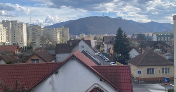 Apartament 2 camere decomandate, vedere Tampa,79000 Euro