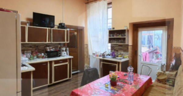 Apartament 3 camere, 86 mp, zona Central