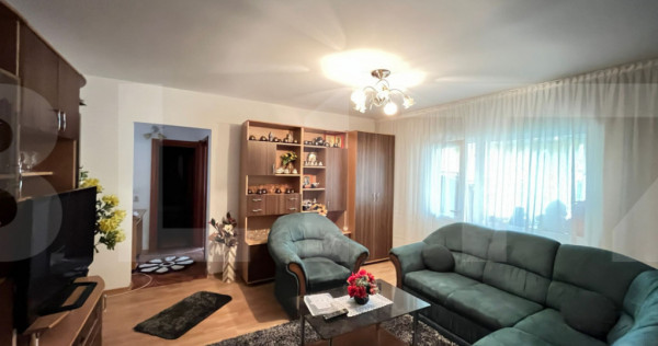 Apartament camere, semidecomandat, 58 mp, parter, zona Bucov