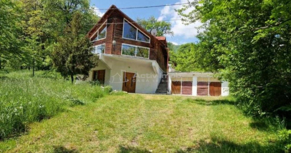 Vila 6 camere ,Teren-1618 mp - Predelut - Bran