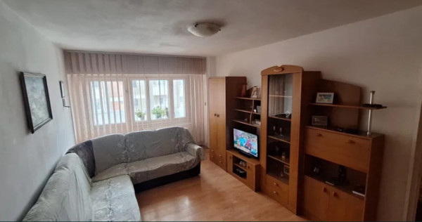 Apartament 2 camere, semidecomandat - zona Racadau