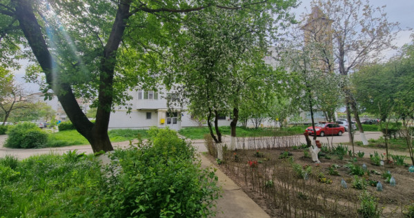Podul cu Lanțuri- Zona Nord- 2 camere decomandate- etaj int