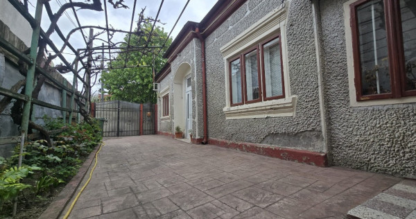 Casă zonă centrală | &icirc;ntre Călărași și Școlilor | Teren 188 mp