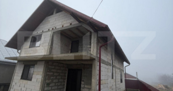 Casă spațioasă cu teren 11 ari &icirc;n Liteni Moara
