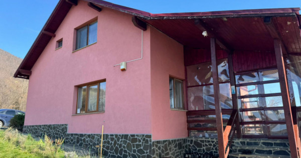 Casa de vanzare, 134 mp, teren 1300 mp, zona Vest