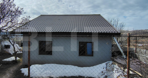 Casa individuală 100 mp utili, teren 903 mp, Mărtinești