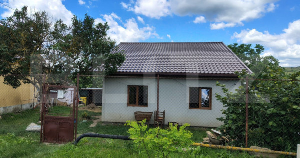 Casa individuală 100 mp utili, teren 903 mp, Mărtinești