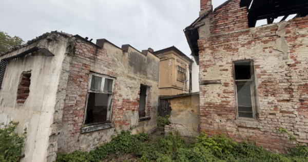 Teren intravilan 315 mp, zona Rendez Vous-Gara