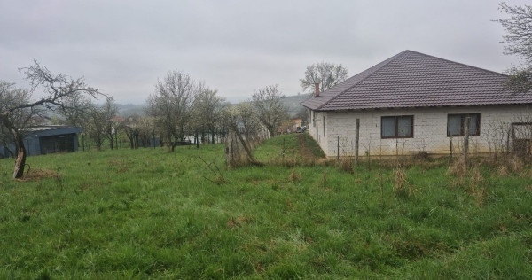 Grosi, zona Primariei, 40 ari teren