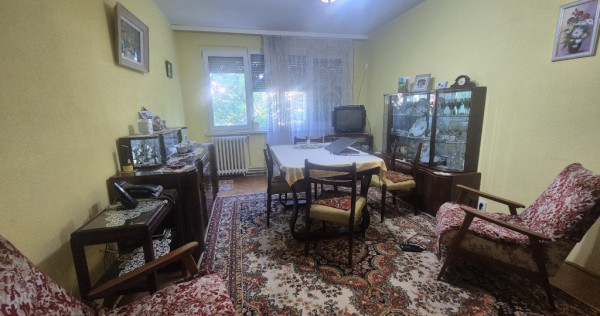Apartament 3 Camere Micro 16 - Etaj 3, Centrală Proprie & Izolat