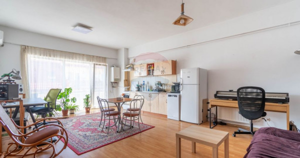 Apartament cu 2 camere de vanzare Str.Ploiesti Nr.17, Gar...