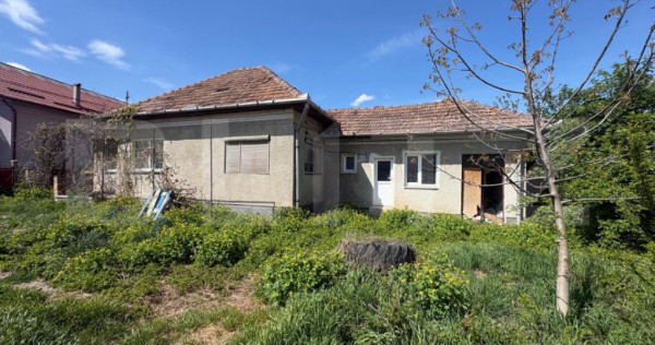 Casă demolabilă cu teren generos de 684 mp &icirc;n Apahida