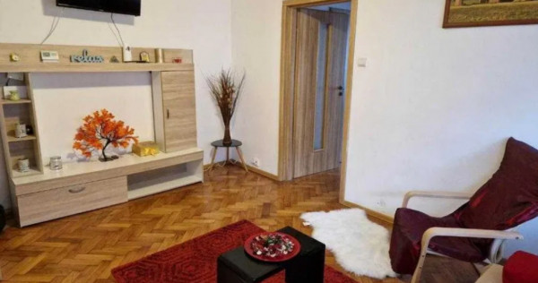 Apartament 2 camere, semidecomandat - Centrul Civic