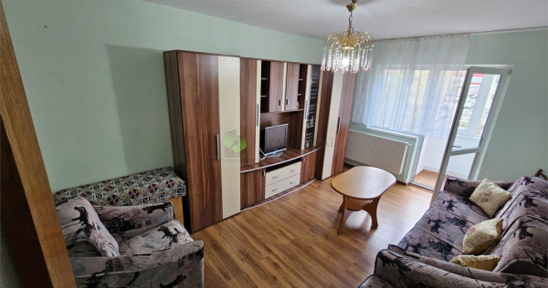 Apartament 3 camere zona Judetean mobilat-utilat 400 Euro