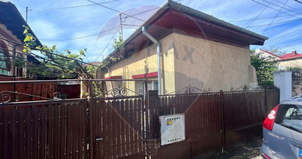 Casă / Vilă cu 4 camere de v&acirc;nzare &icirc;n zona Gheorghe Doja