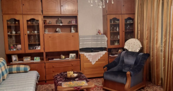 V&acirc;nzare apartament 2 camere decomandat, zona Tomis Nord -