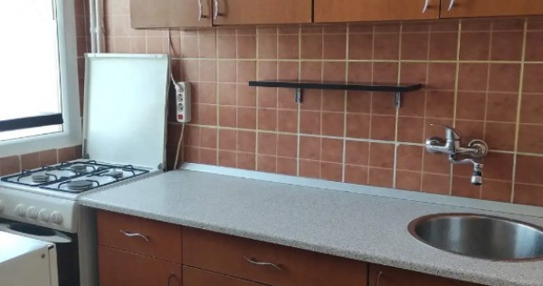 Dristor etaj 9 din 10 fix la metrou