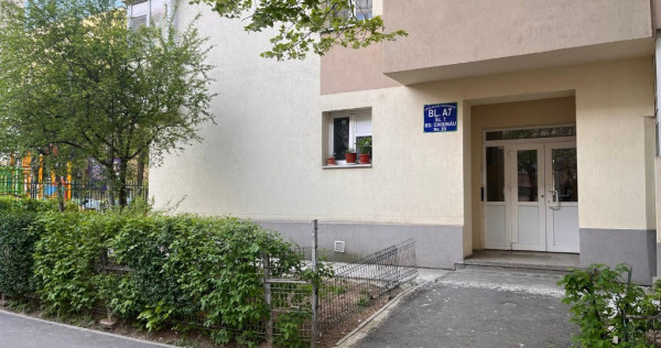 Oportunitate Investiție: Apartament 4 Camere,Parter Stradal,Chisinau