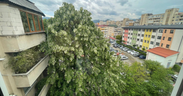 Apartament 4 camere, 90 mp, zona Traian