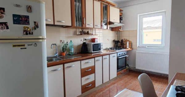 Te muți m&acirc;ine: 3 camere renovat la cheie, garaj, zona Euro