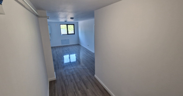Apartament 3 camere open space, 63 mp, Balș zona centrala