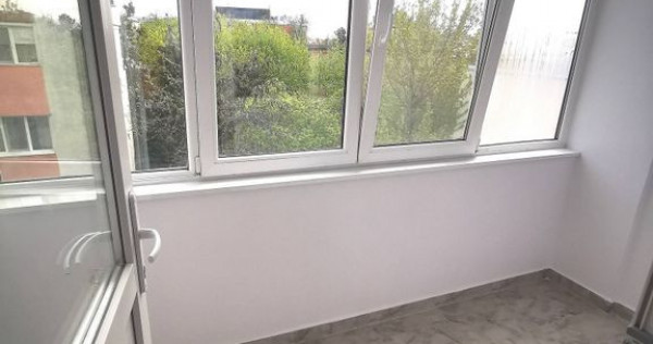 De vanzare apartament cu 2 camere, central. et. 3, 79.900...