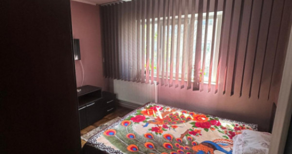 Apartament 4 camere de vanzare, in zona Poarta 6