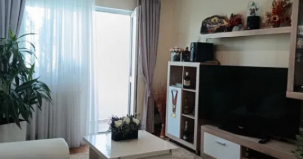 Apartament 3 camere, decomandat - zona Astra