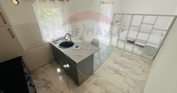 Garsoniera cu curte &icirc;n bloc nou - Pet Friendly