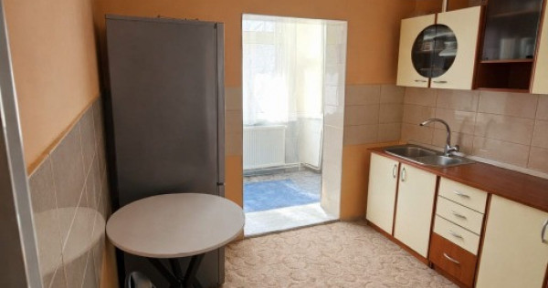Poarta 6 , 3 camere decomandate