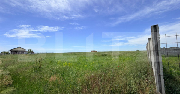 Teren intravilan de v&acirc;nzare, 2.400 mp ideal pentru construc