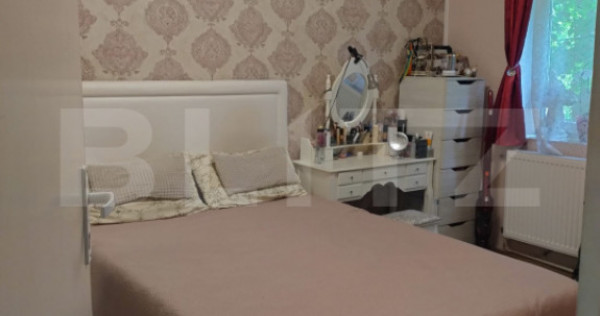 Apartament cu 3 camere, zona Licee