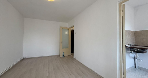 Garsoniera de zona Dallas Tulcea